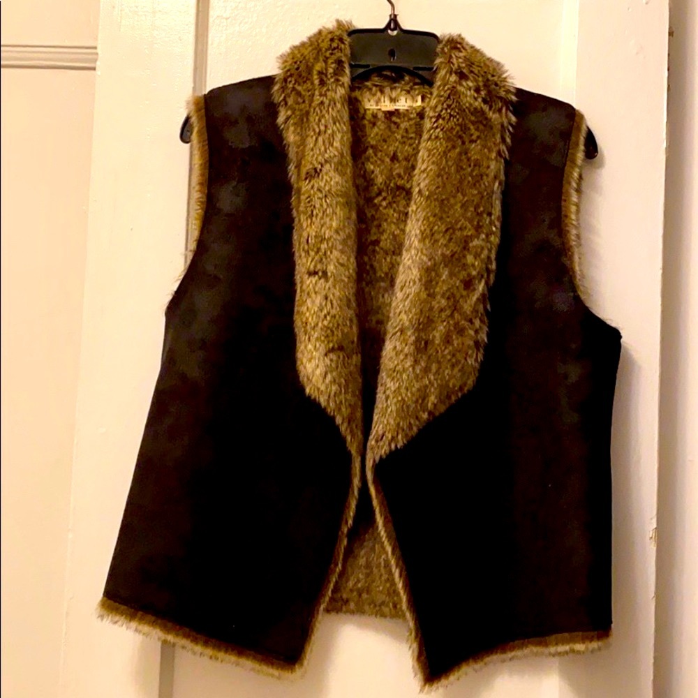 LIKE NEW Velvet faux fur vest
